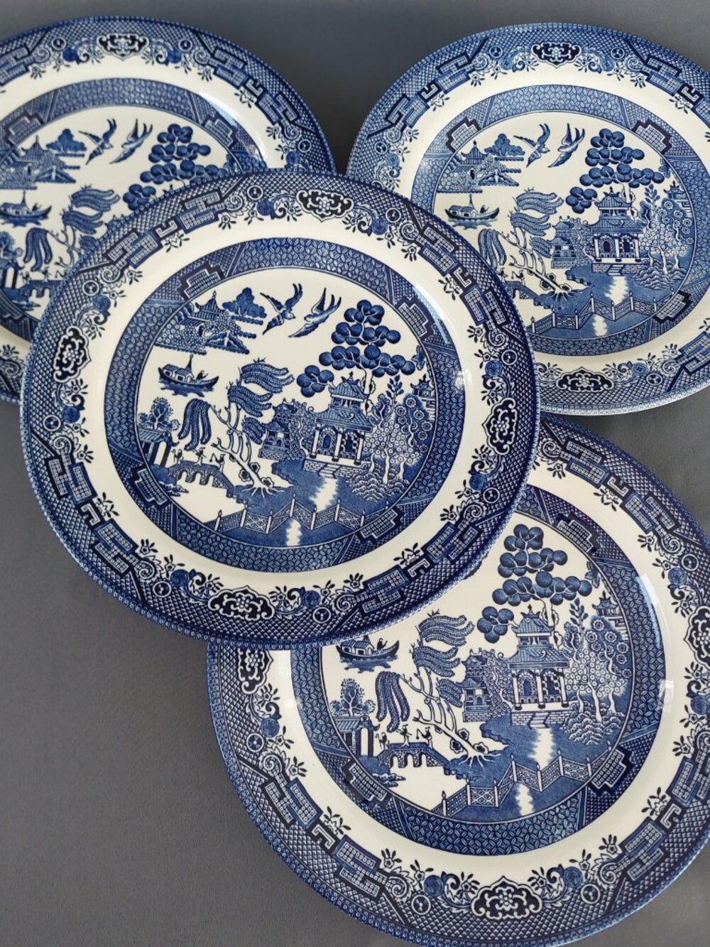 Set of 4 Vintage Churchill Blue Willow Dinner Plates 10.25" England